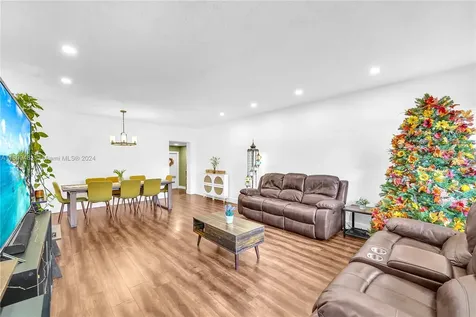 11320 NW 59th Avenue Hialeah FL 33012