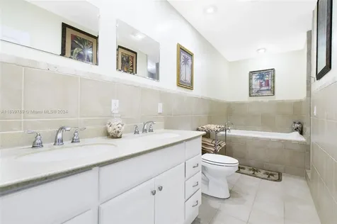 1733 NW 39th Street Oakland Park FL 33309