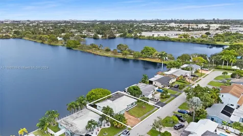 1733 NW 39th Street Oakland Park FL 33309