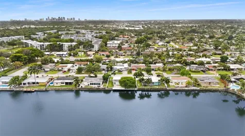1733 NW 39th Street Oakland Park FL 33309