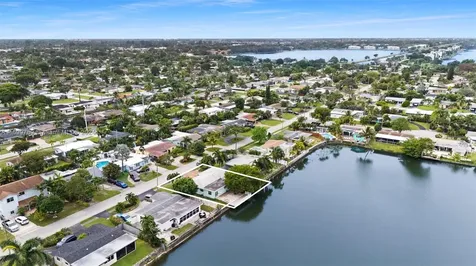 1733 NW 39th Street Oakland Park FL 33309