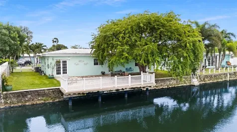 1733 NW 39th Street Oakland Park FL 33309