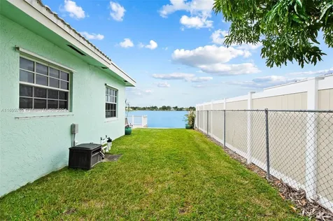 1733 NW 39th Street Oakland Park FL 33309