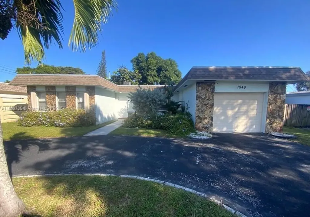 1849 N 27th Court Hollywood FL 33020