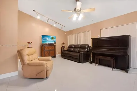 7315 NW 48th Street Lauderhill FL 33319