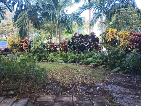 2192 NE 171st Street North Miami Beach FL 33162