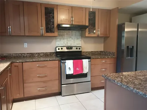 2192 NE 171st Street North Miami Beach FL 33162