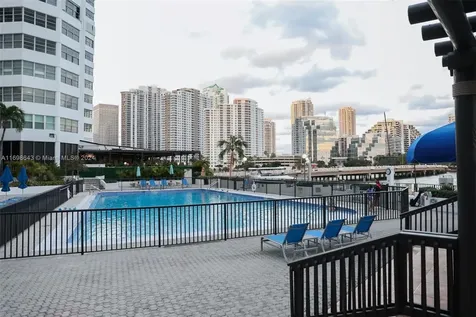 905 Brickell Bay Drive Miami FL 33131