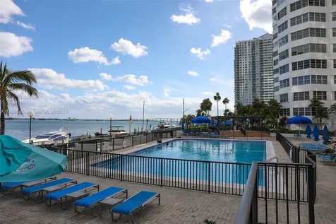 905 Brickell Bay Drive Miami FL 33131