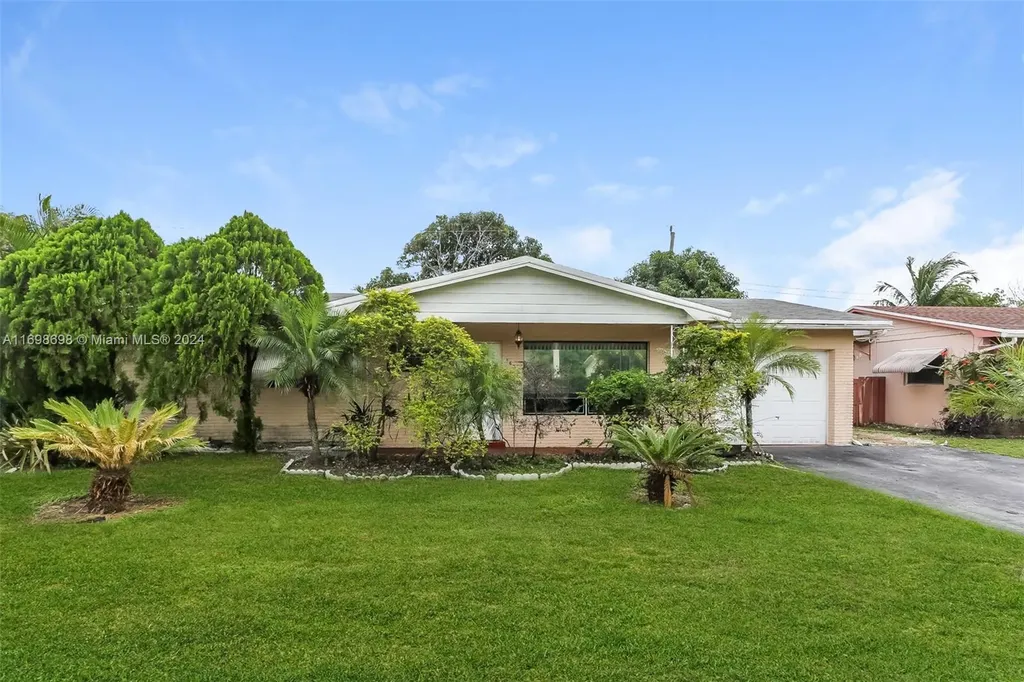 3620 NW 29th Street Lauderdale Lakes FL 33311