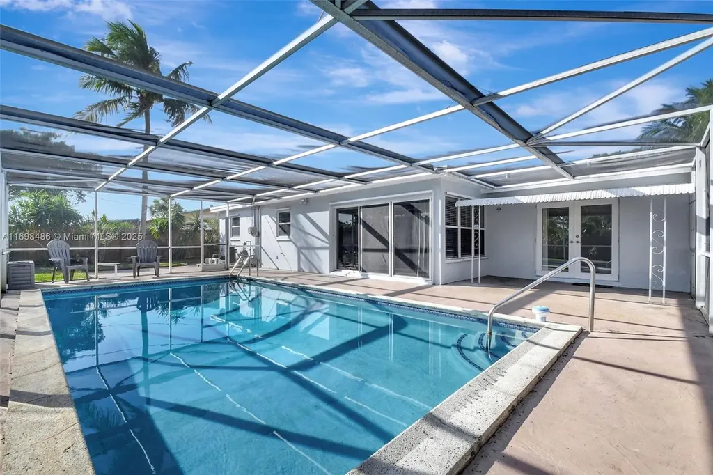748 W Jasmine Lake Park FL 33403