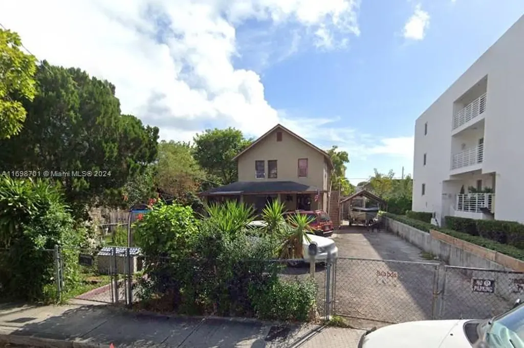 536 SW 3rd Street Miami FL 33130