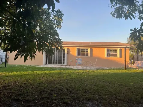 8510 NW 3rd Street Pembroke Pines FL 33024