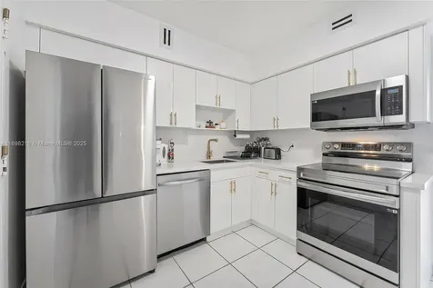 5700 Collins Avenue Miami Beach FL 33140