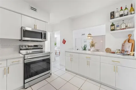 5700 Collins Avenue Miami Beach FL 33140
