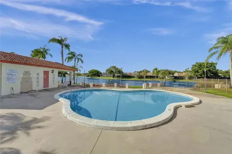 1104 N Hiatus Road Pembroke Pines FL 33026