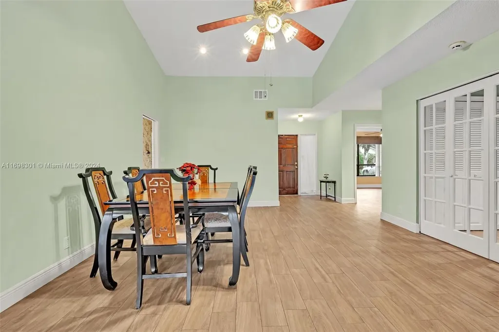 1600 Riverwood Lane Coral Springs FL 33071