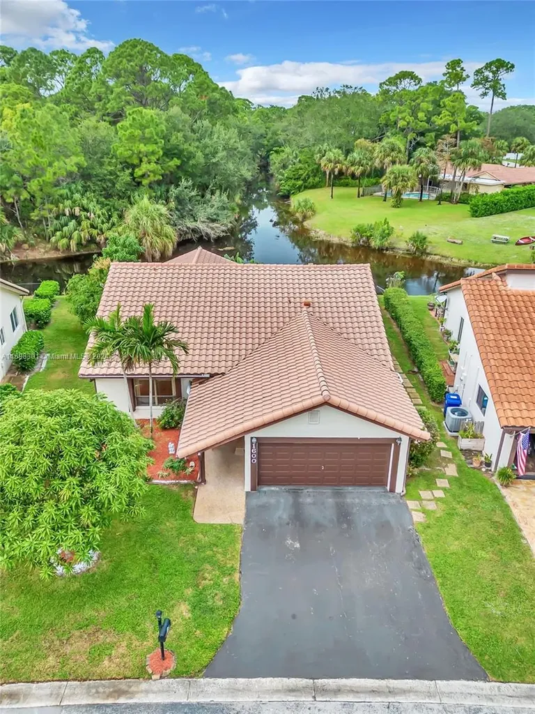 1600 Riverwood Lane Coral Springs FL 33071