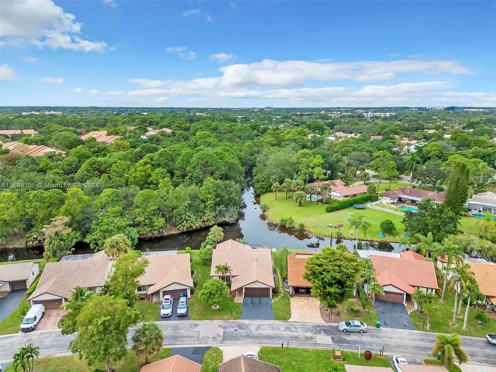 1600 Riverwood Lane Coral Springs FL 33071