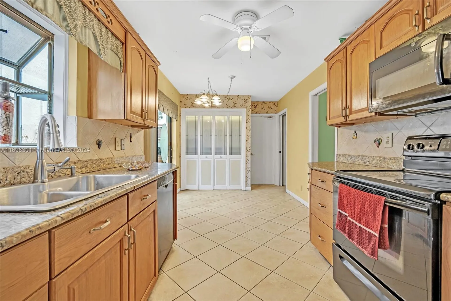 1600 Riverwood Lane Coral Springs FL 33071