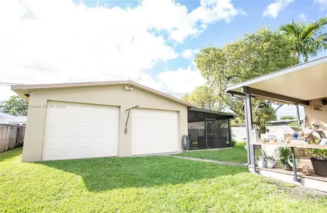 4220 SW 101st Avenue Miami FL 33165