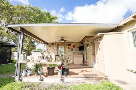 4220 SW 101st Avenue Miami FL 33165