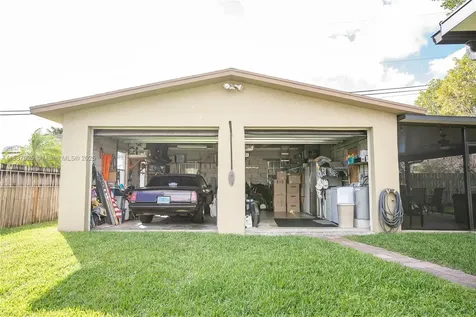 4220 SW 101st Avenue Miami FL 33165