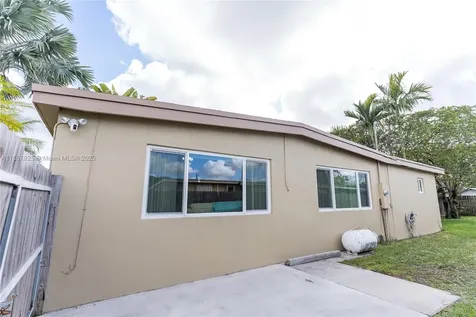 4220 SW 101st Avenue Miami FL 33165