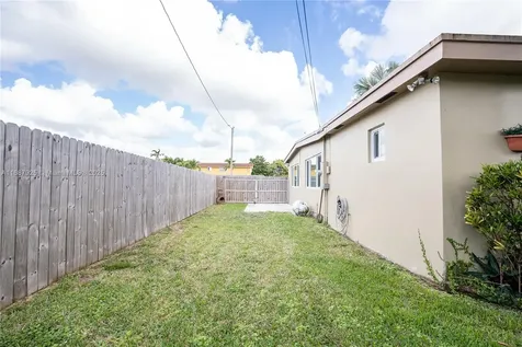 4220 SW 101st Avenue Miami FL 33165
