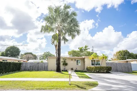 4220 SW 101st Avenue Miami FL 33165