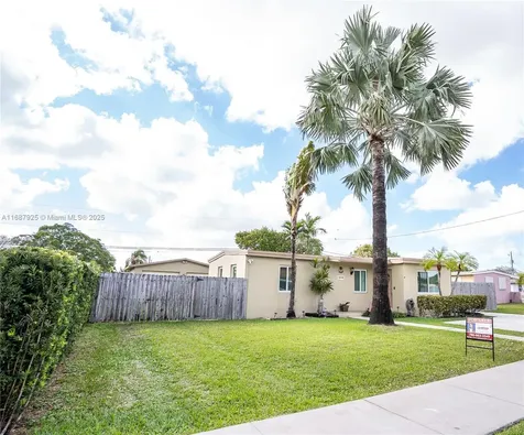 4220 SW 101st Avenue Miami FL 33165