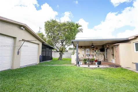 4220 SW 101st Avenue Miami FL 33165