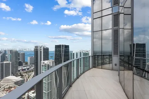 851 NE 1st Avenue Miami FL 33132