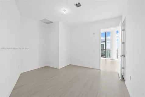 851 NE 1st Avenue Miami FL 33132