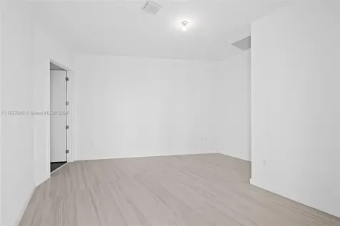 851 NE 1st Avenue Miami FL 33132