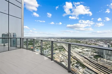 851 NE 1st Avenue Miami FL 33132