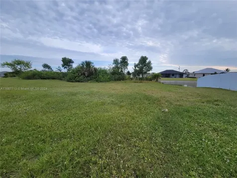 722 NE 12th Street Cape Coral FL 33909