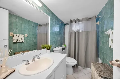 471 SE 6th Street Hialeah FL 33010