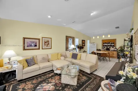 471 SE 6th Street Hialeah FL 33010