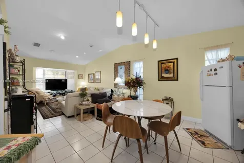 471 SE 6th Street Hialeah FL 33010
