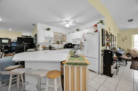 471 SE 6th Street Hialeah FL 33010