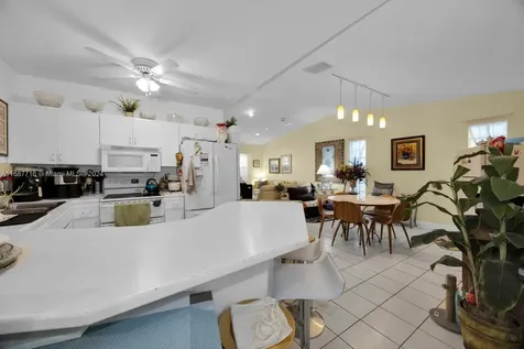 471 SE 6th Street Hialeah FL 33010