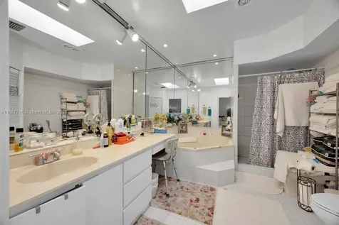 471 SE 6th Street Hialeah FL 33010