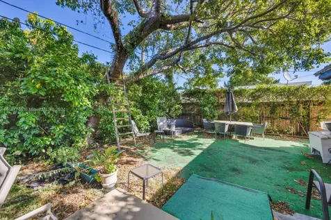 471 SE 6th Street Hialeah FL 33010