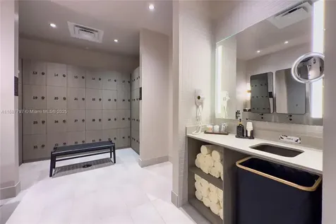 159 NE 6th Street Miami FL 33132