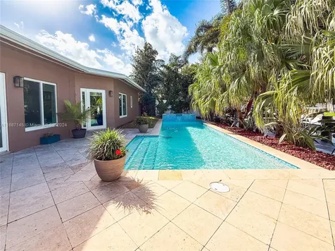 239 SE 3rd Avenue Pompano Beach FL 33060