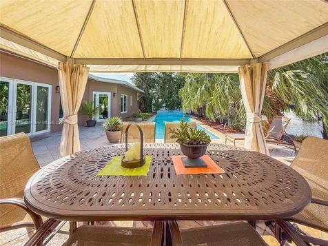 239 SE 3rd Avenue Pompano Beach FL 33060