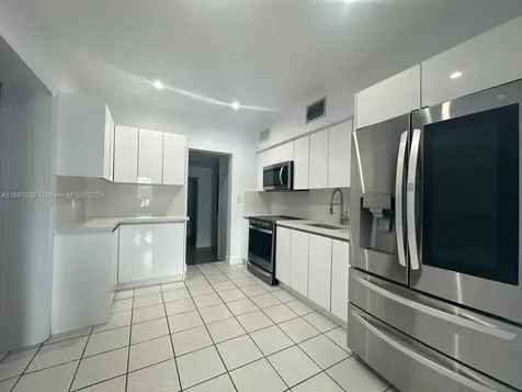 625 W 35th Street Hialeah FL 33012