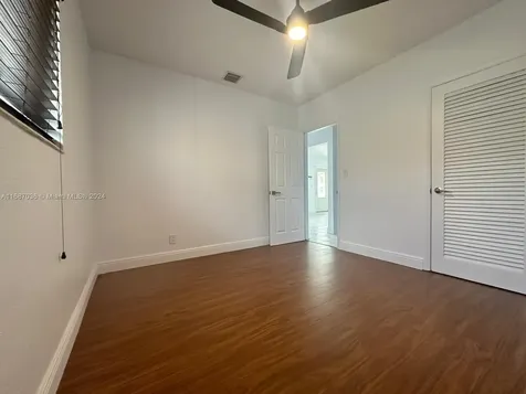 625 W 35th Street Hialeah FL 33012