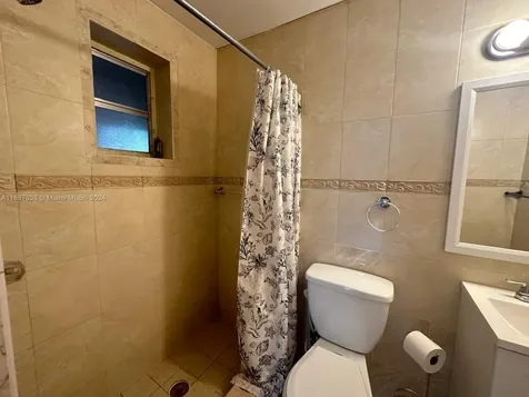 625 W 35th Street Hialeah FL 33012